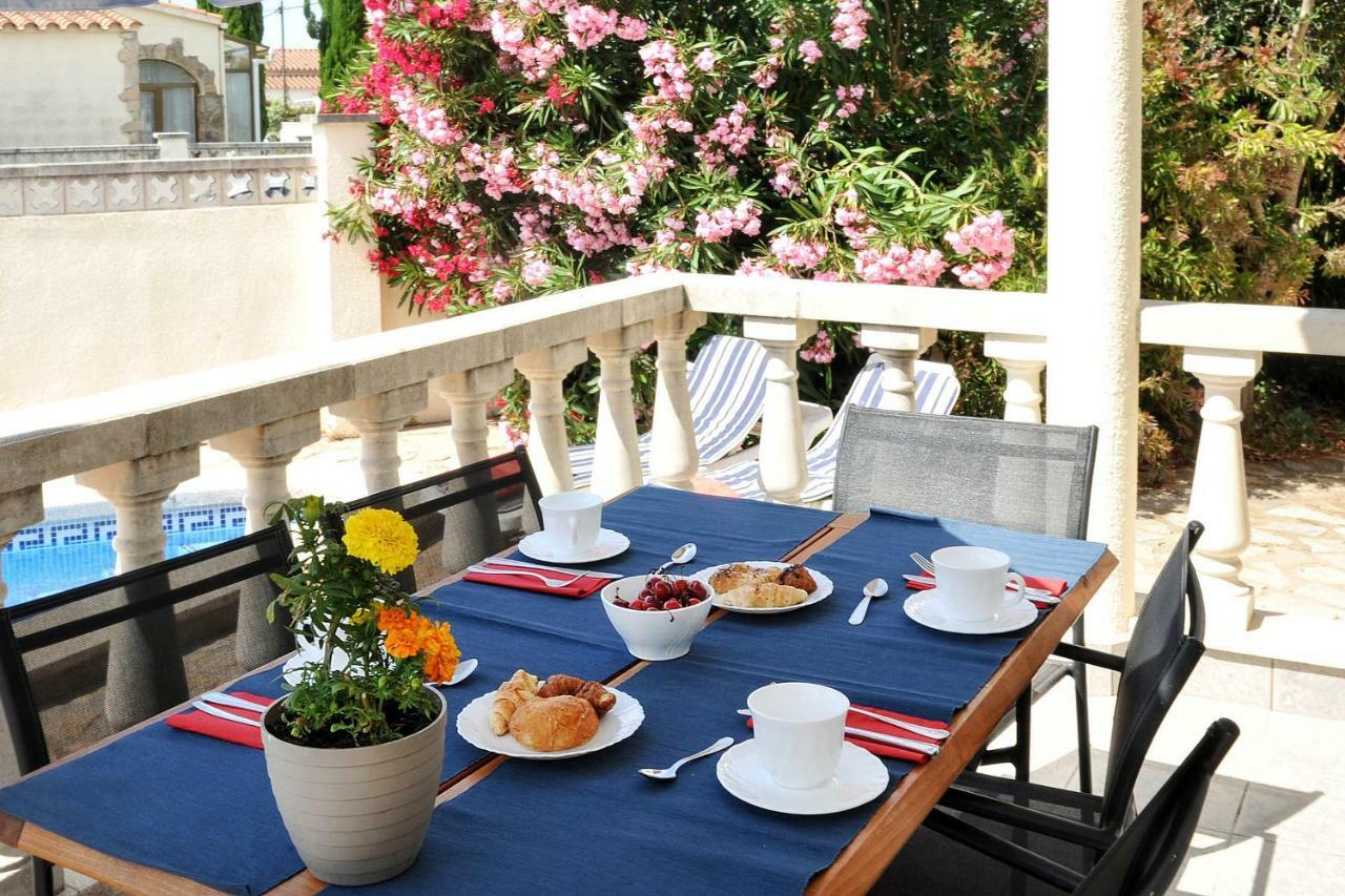 Guti Villa L' Escala Dış mekan fotoğraf
